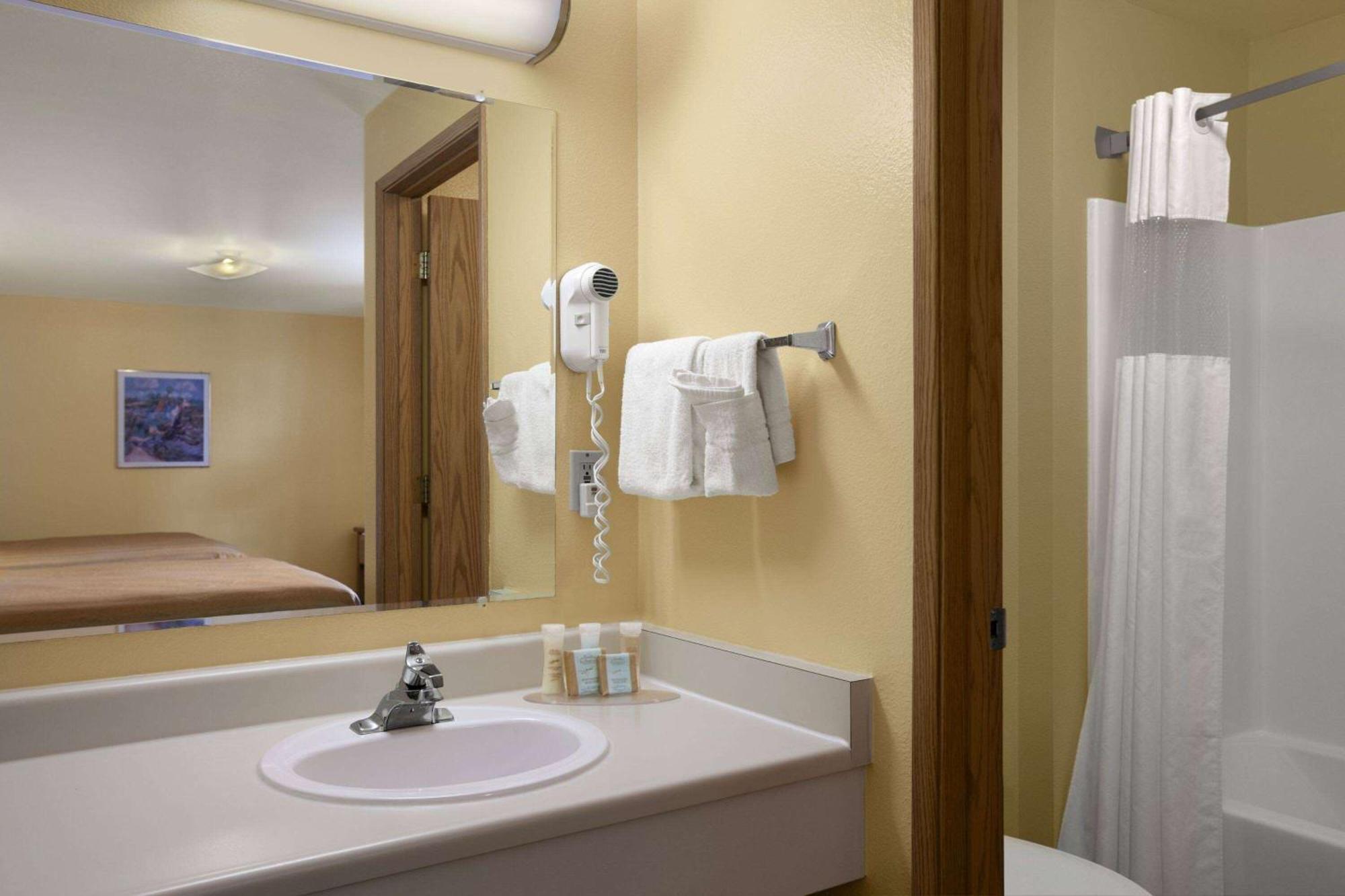 Travelodge By Wyndham Wenatchee Buitenkant foto